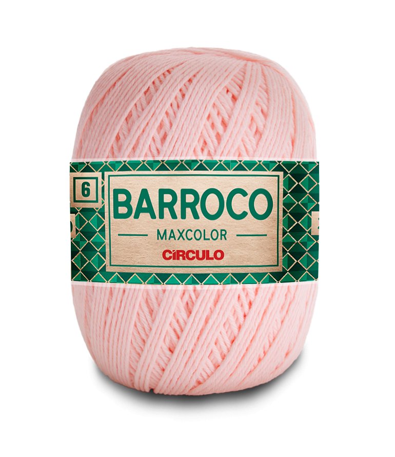 Hand holding Circulo Barroco Maxcolor Cotton Yarn skein.