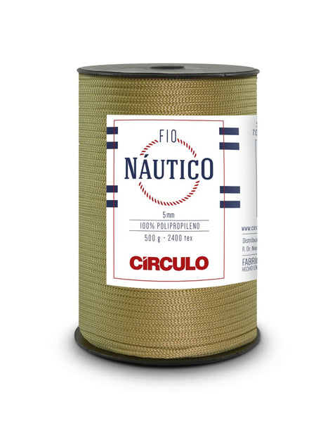 Yarn skein from Circulo Fio Náutico collection.
